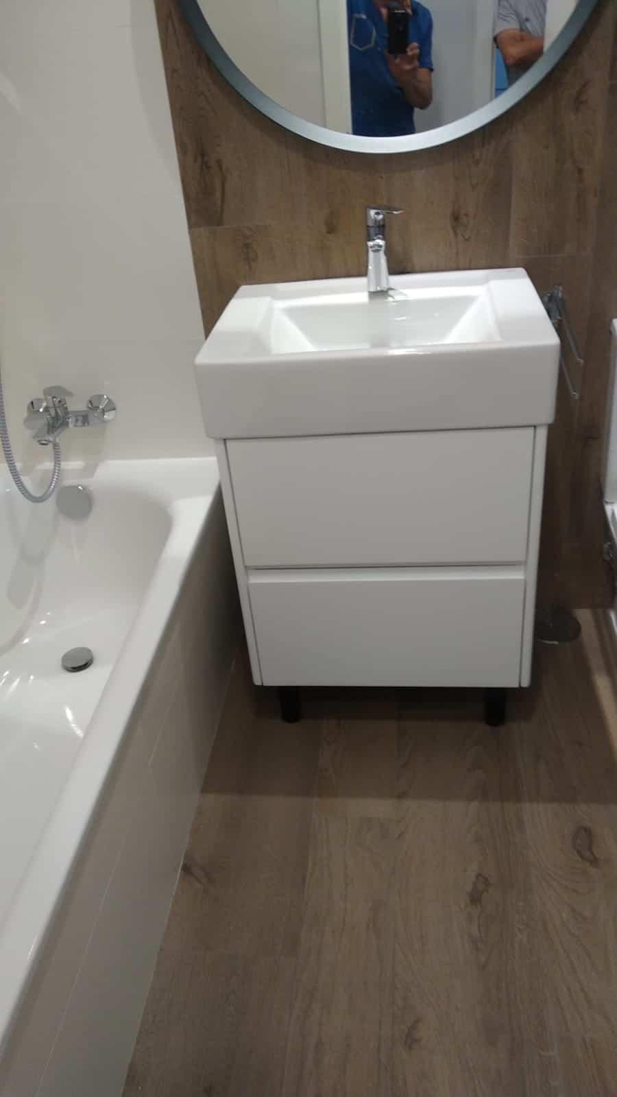 Trabajos carpintero: Construcción e instalación mueble de baño