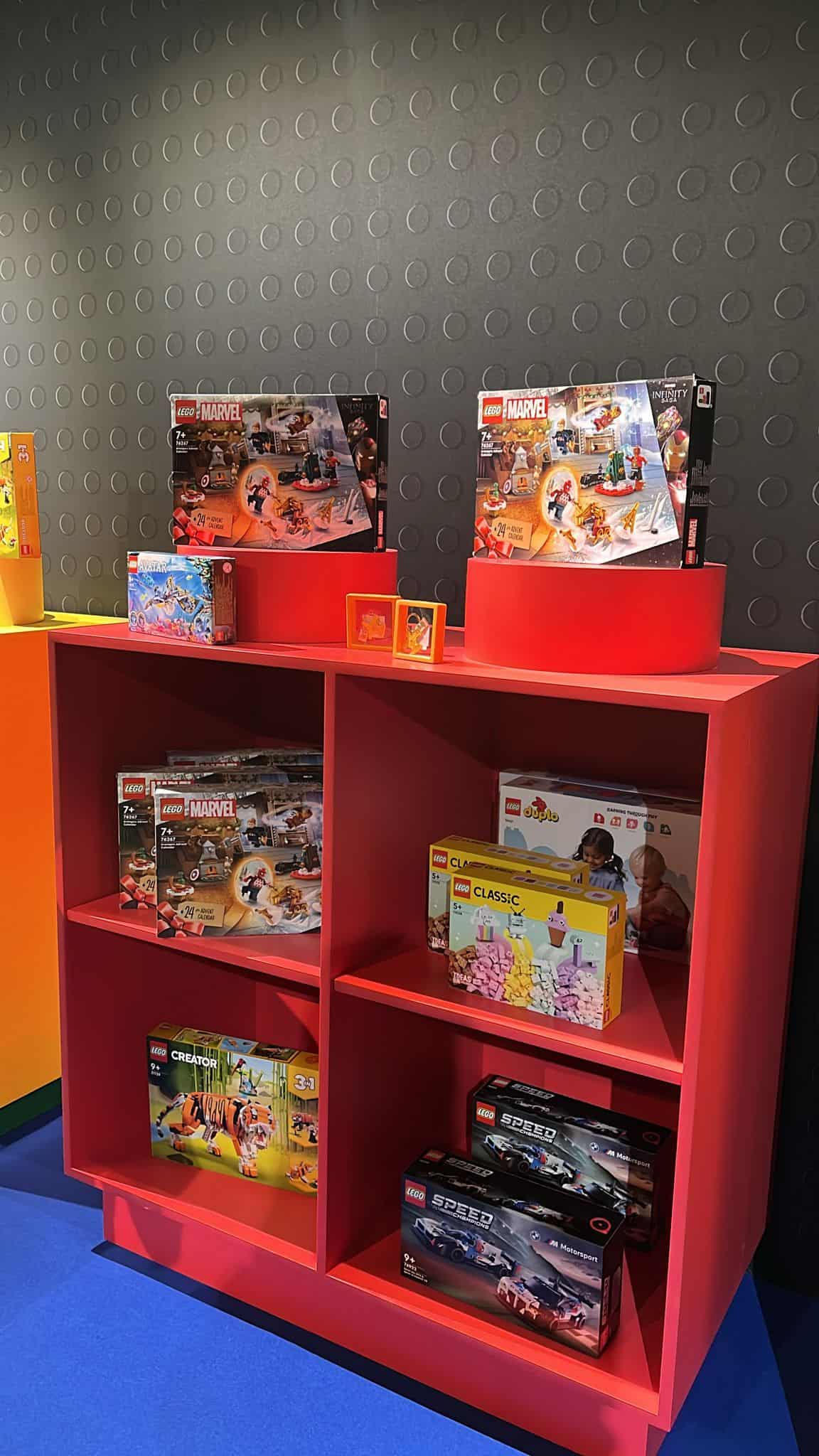 Trabajos carpintero: Construcción de muebles a medida para museo