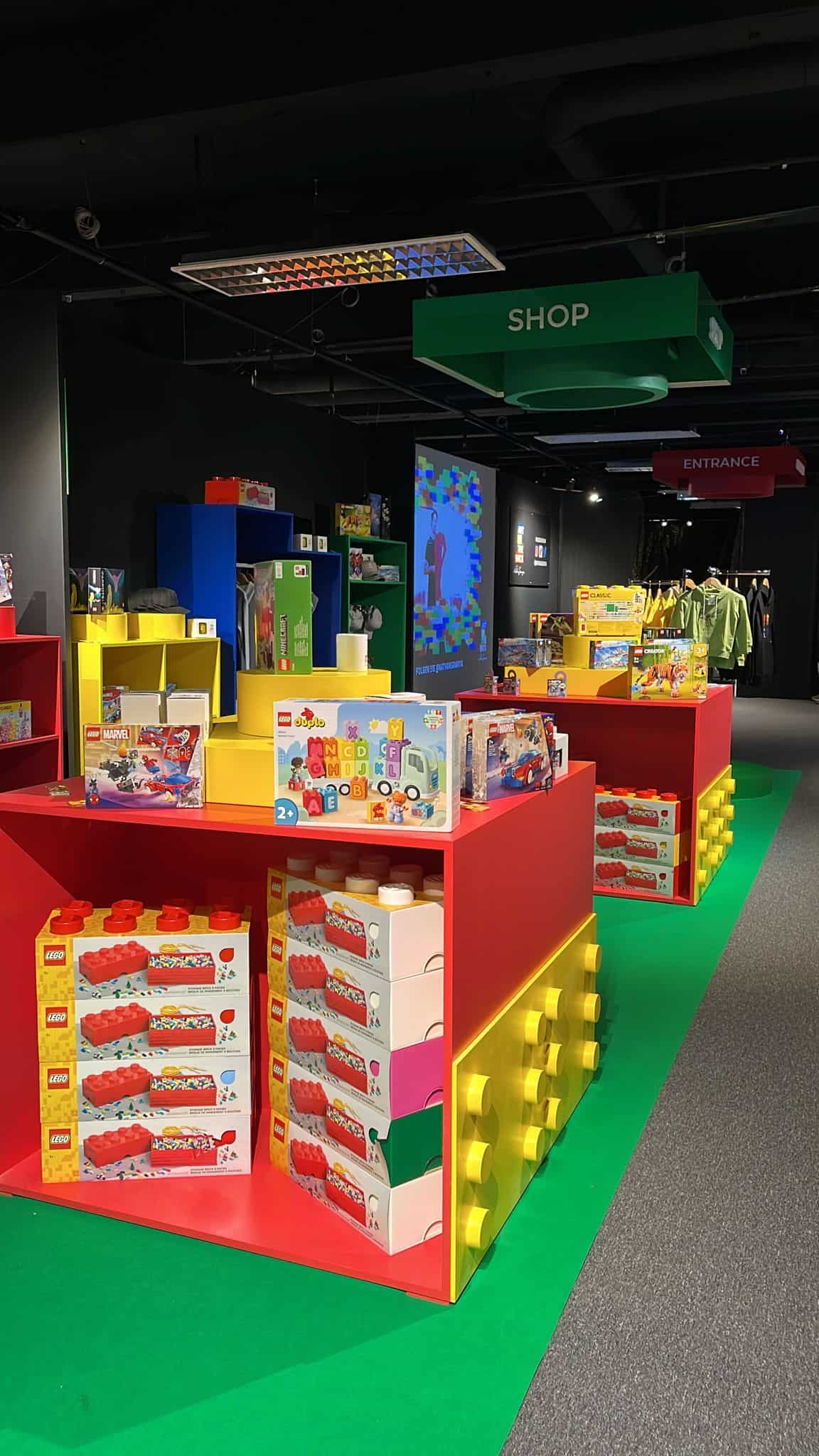 Trabajos carpintero: Construcción de muebles a medida para museo