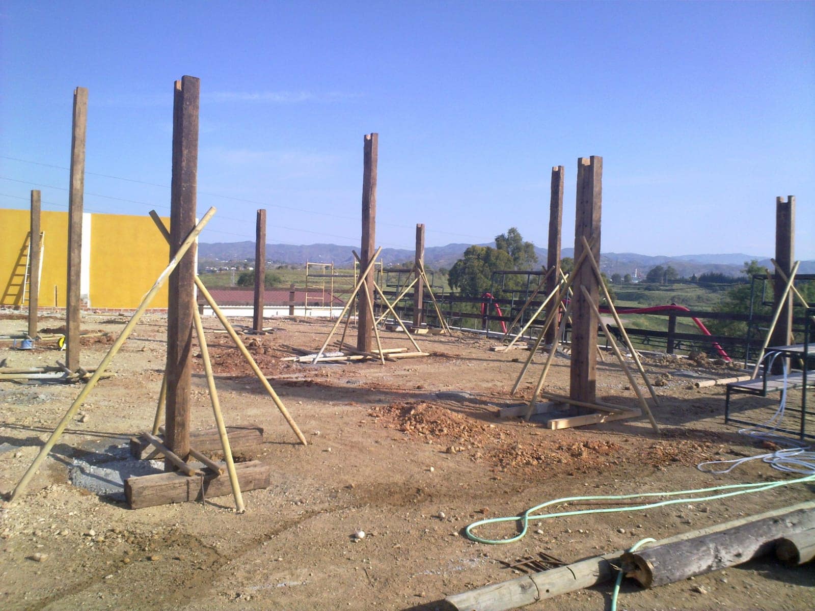 instalación de una pérgola de madera en Campanillas