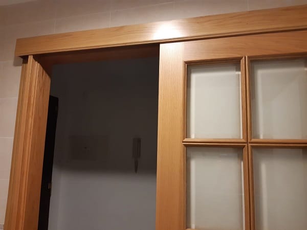 Trabajos carpintero: Instalacion puerta corredera