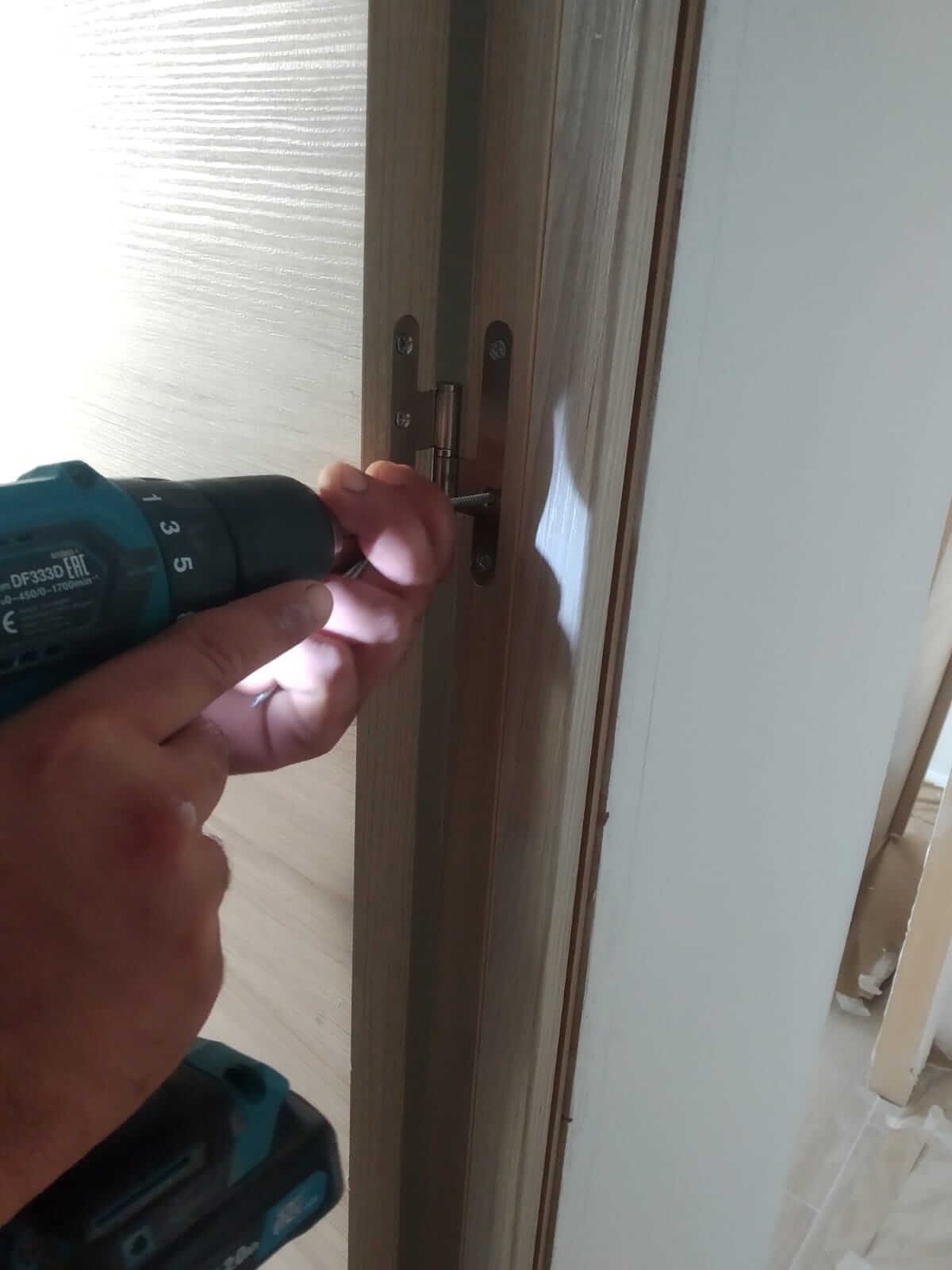 Trabajos carpintero: Instalacion puerta de paso en Málaga
