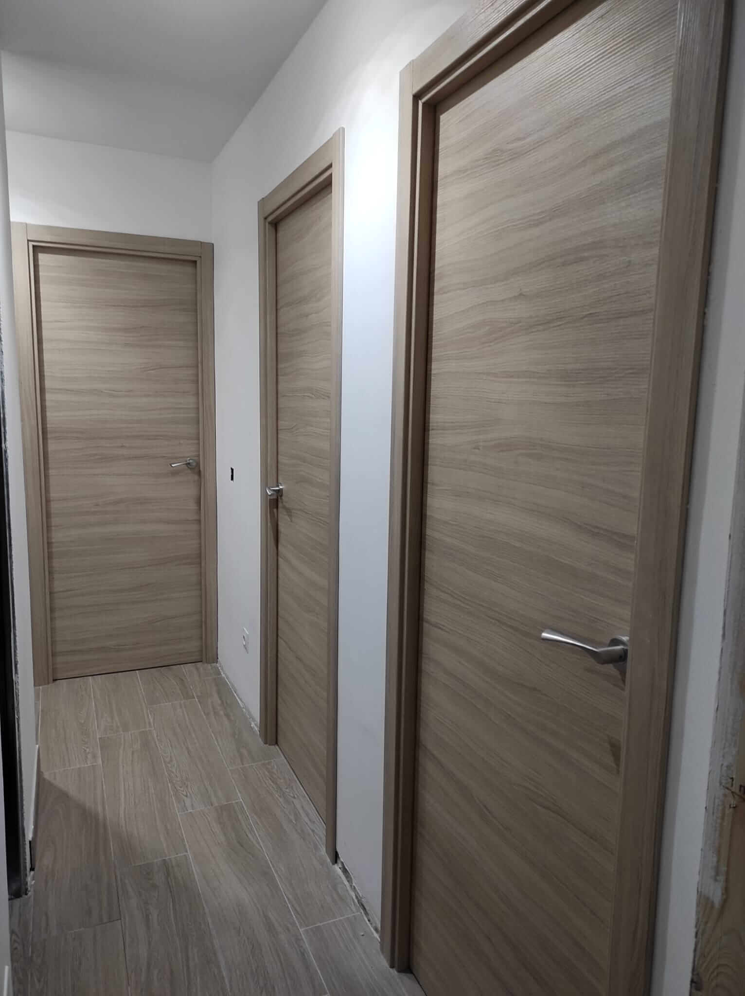 Trabajos carpintero: Instalacion puerta de paso en Málaga