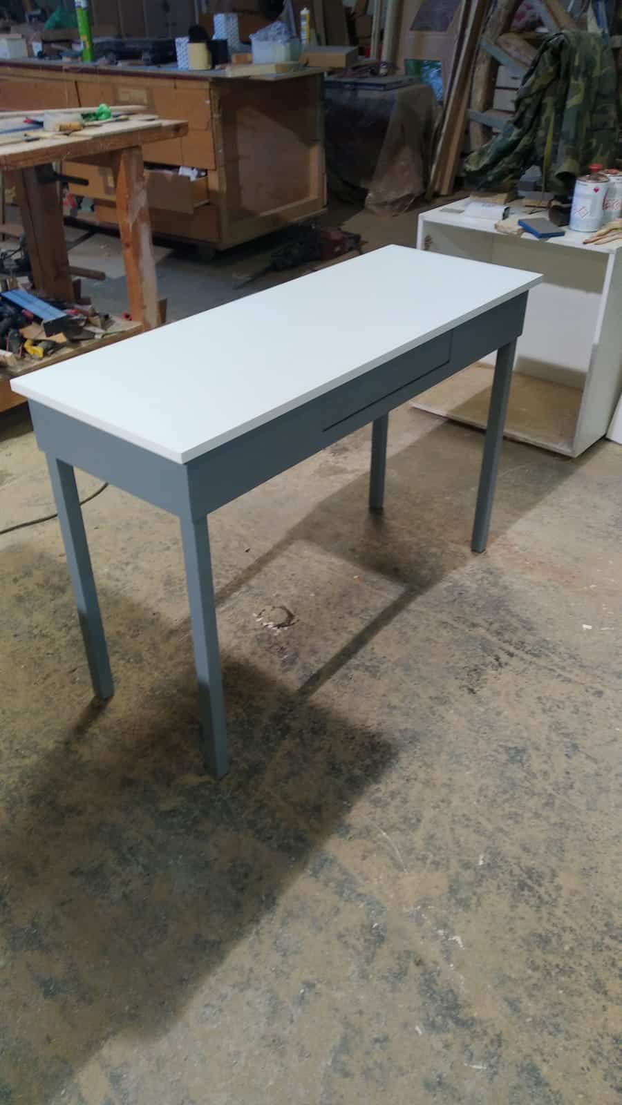 Trabajos carpintero: Construccion de una mesa a medida con cajón para cocina.