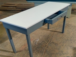 Trabajos carpintero: Construcción mesa de cocina a medida