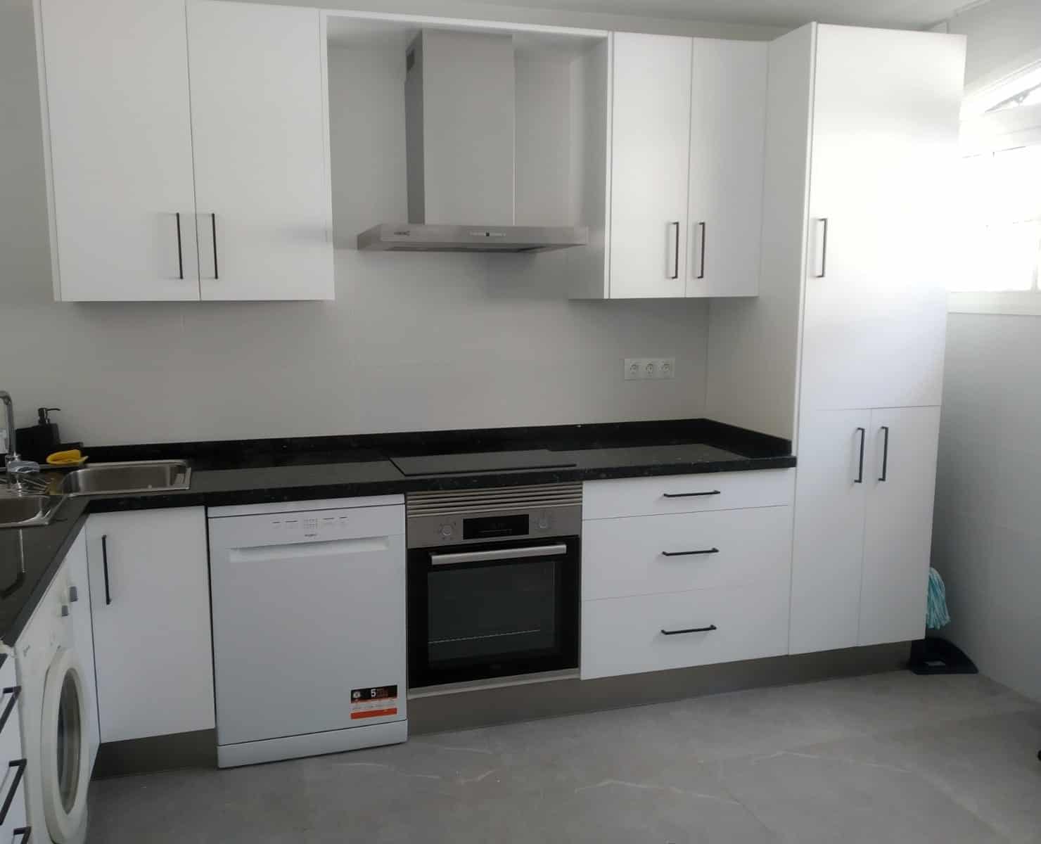 Trabajos carpintero: Montaje de cocina en chilches