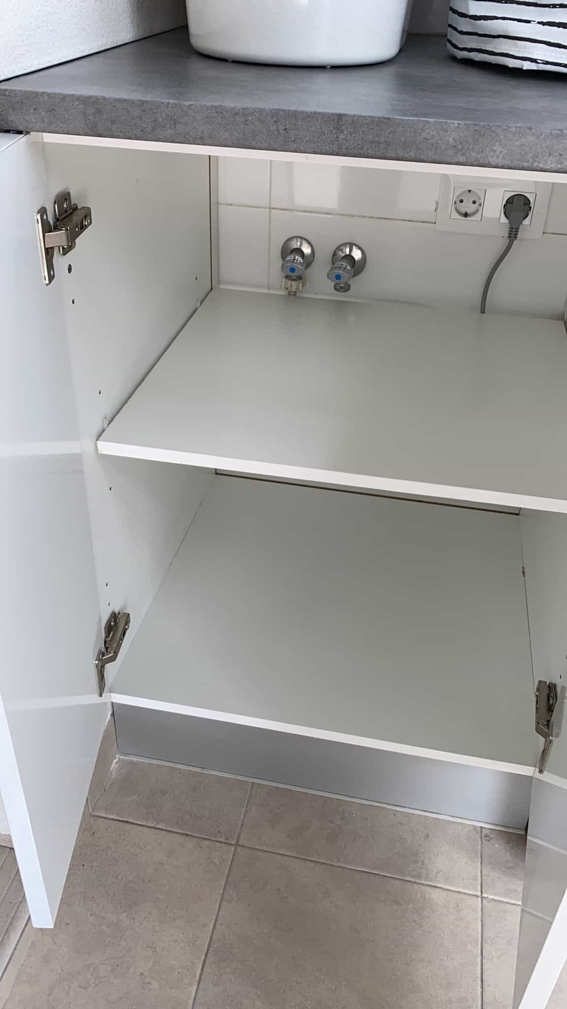 Trabajos carpintero: Instalación de mueble de lavadero a medida en Málaga