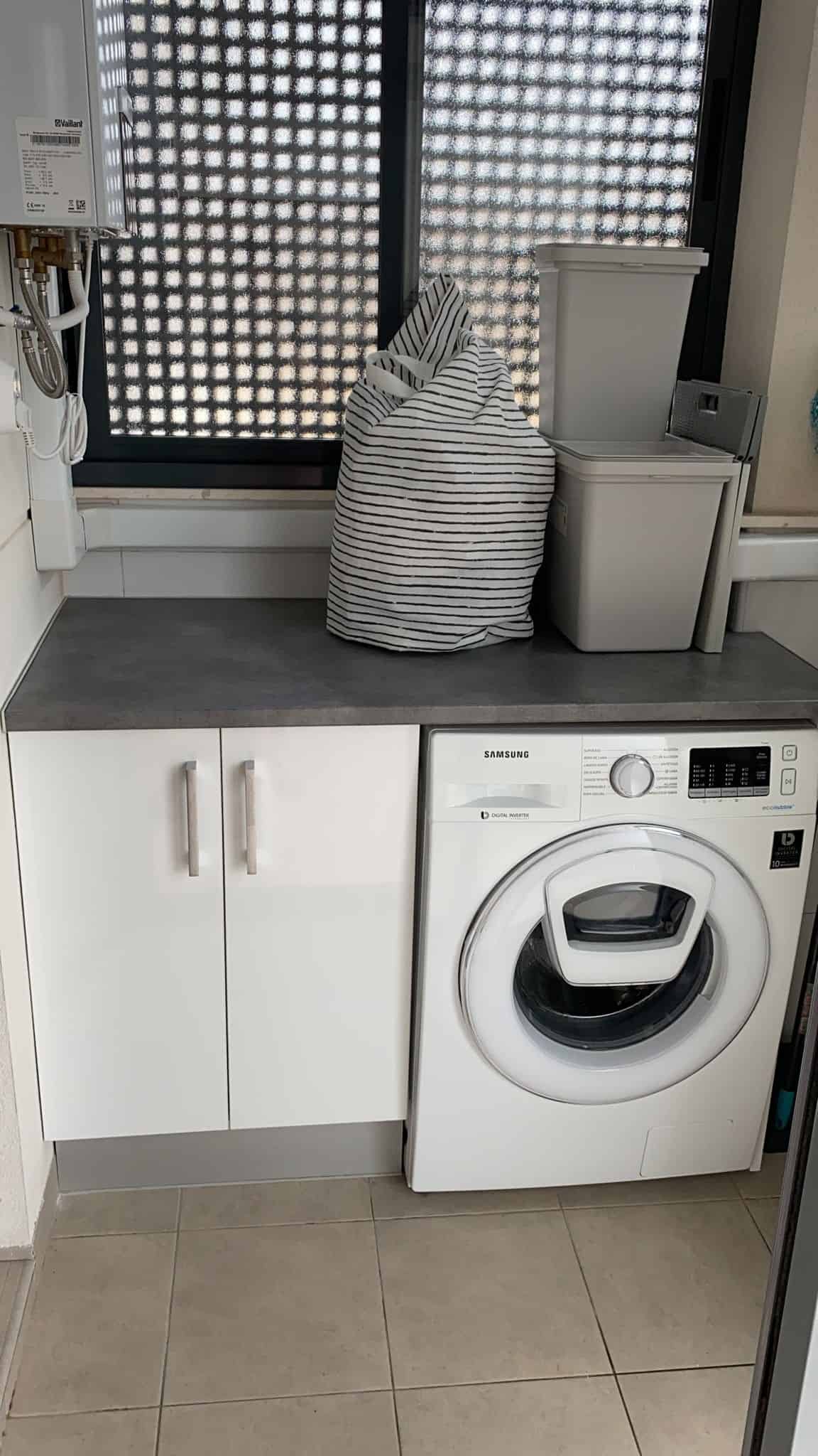 Trabajos carpintero: Instalación de mueble de lavadero a medida en Málaga