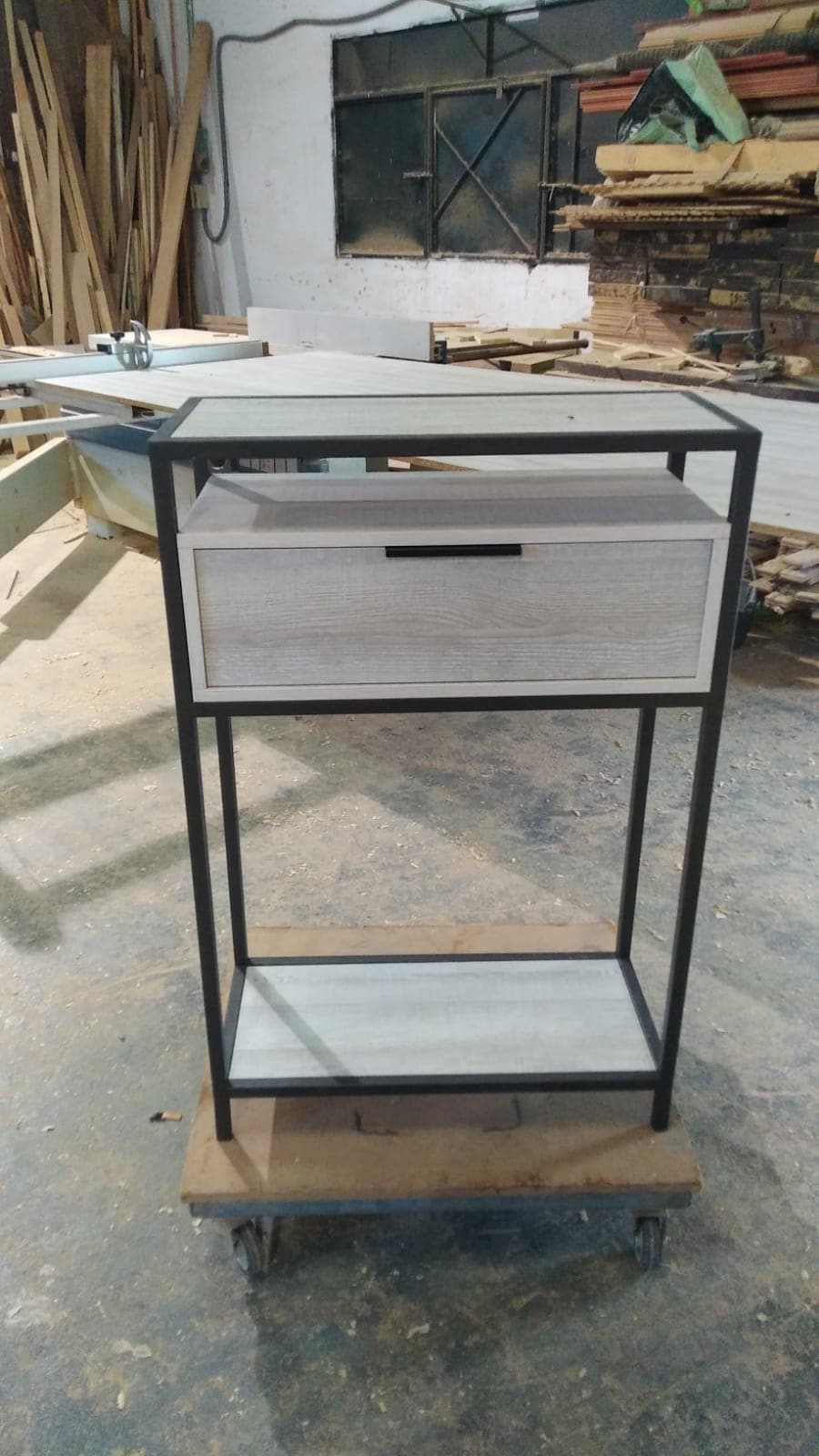 Trabajos carpintero: Construcción de una mesa para entradita