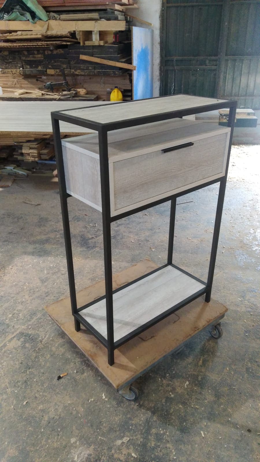 Trabajos carpintero: Construcción de una mesa para entradita