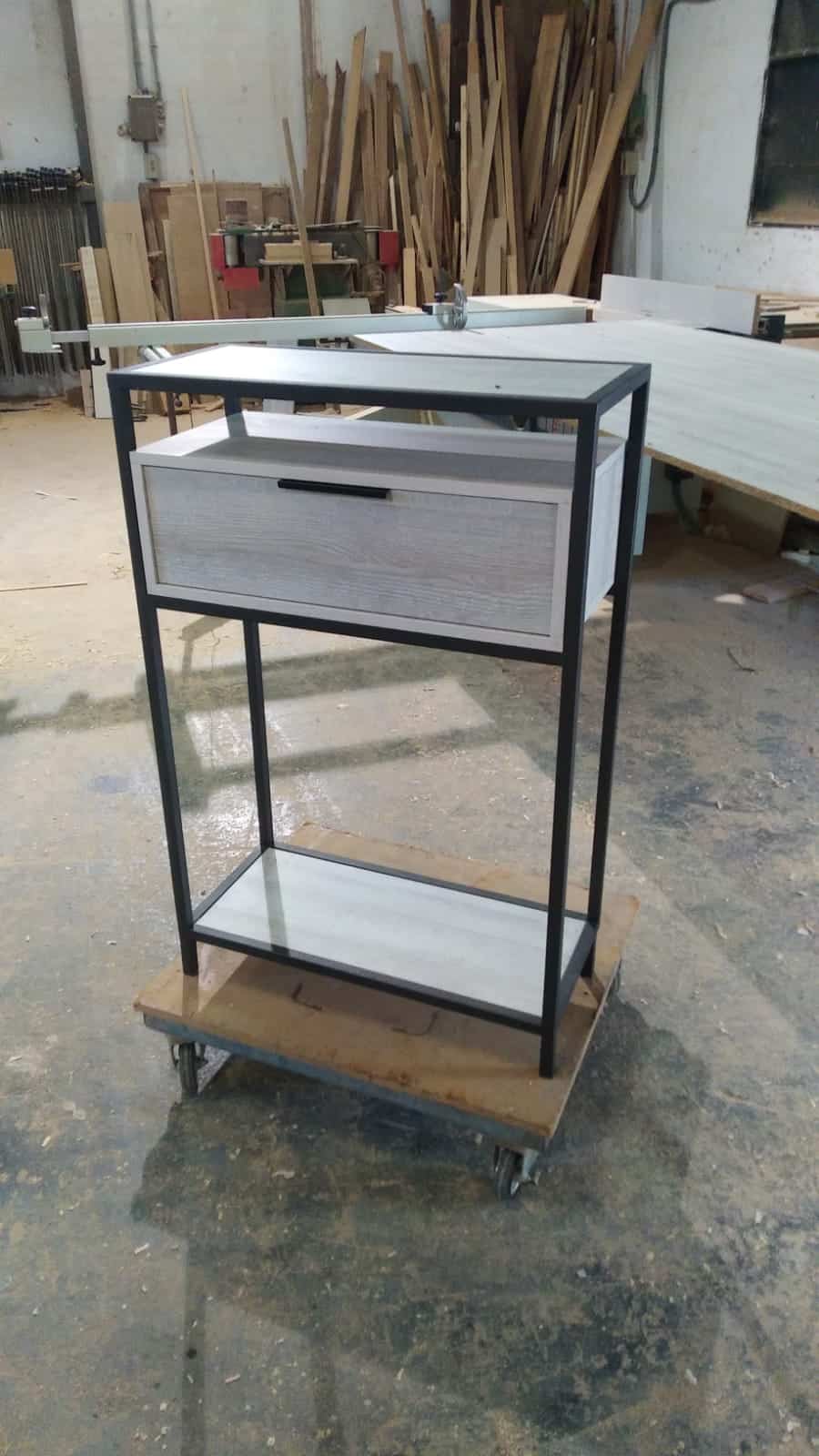 Trabajos carpintero: Construcción de una mesa para entradita