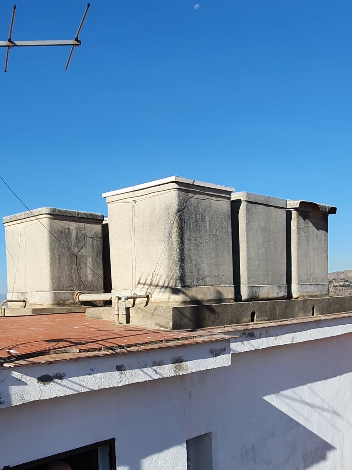 Trabajo realizado: Trabajos de  pintura de fibra de vidrio para amianto en malaga