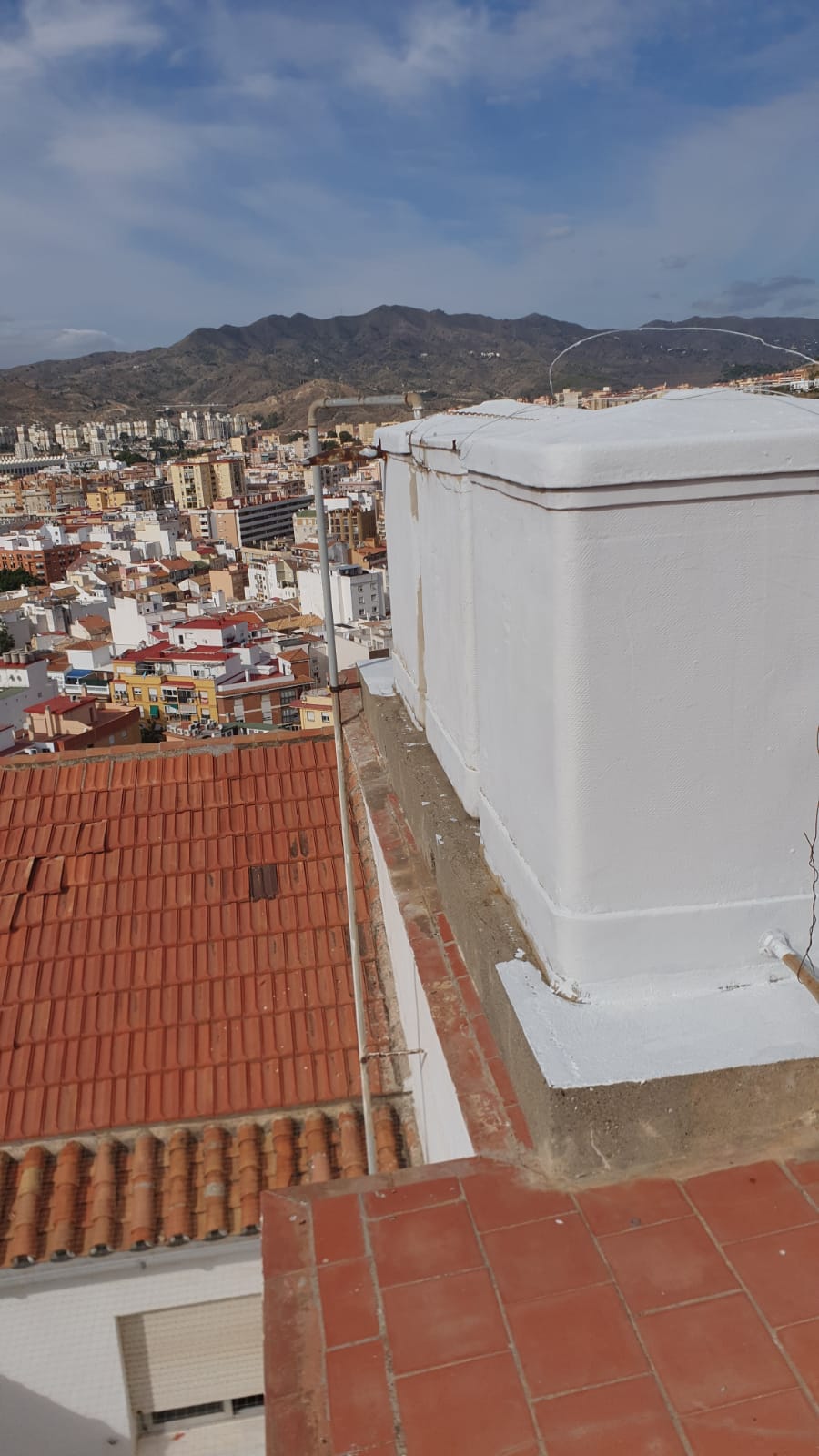 Trabajo realizado: Trabajos de  pintura de fibra de vidrio para amianto en malaga