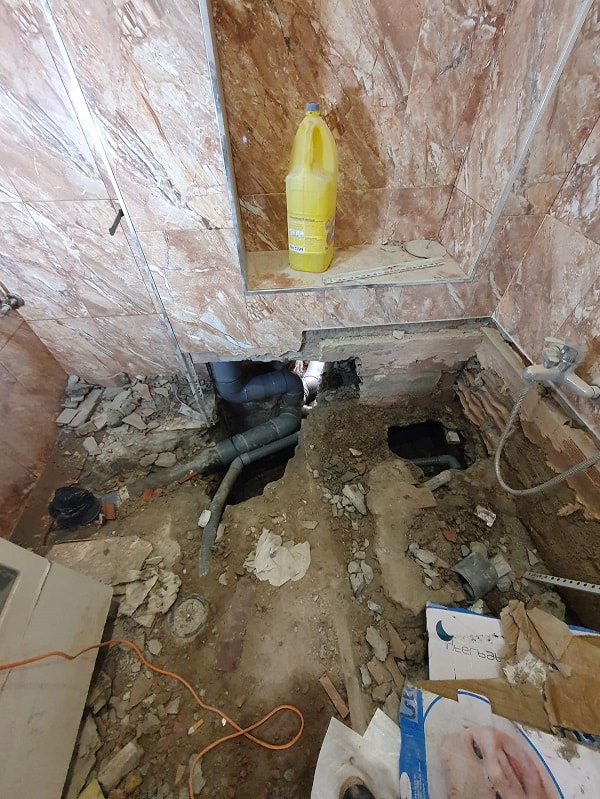 imágenes reparacion de bajante en vivienda malaga